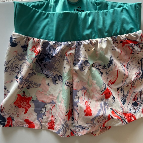 Crivit Women’s Multi Color Elastic Waist Split Hem Shorts Size M(8-10) - Picture 1 of 5